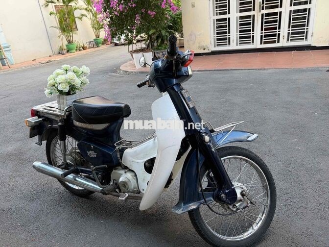 Honda Super Cub màu Xanh trắng