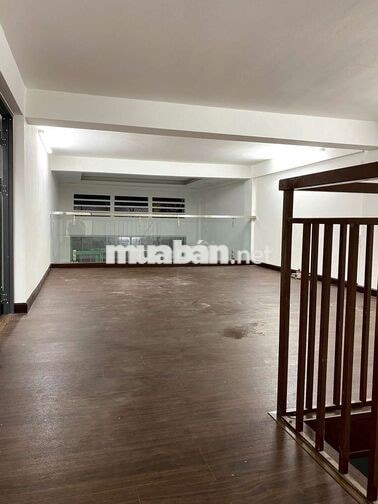 Q10 nhà thuê nguyên căn Hẻm xe hơi - 3 phòng -17 triệu TL 
