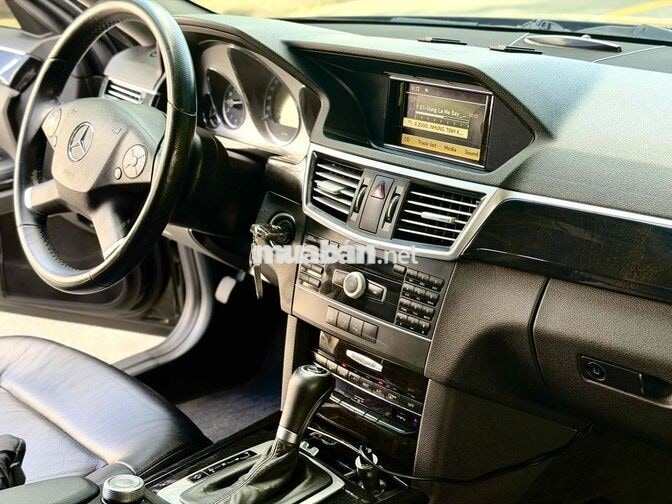 Mercedes-Benz E250 Xăng Tự động Đen 2010