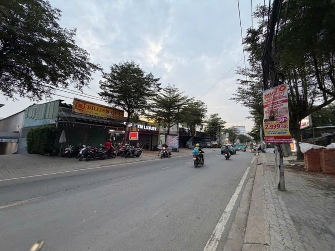 Bán nhà Hoàng Quốc Việt,nội thất xịn mới 100%, dân trí cao ,giảm 600tr