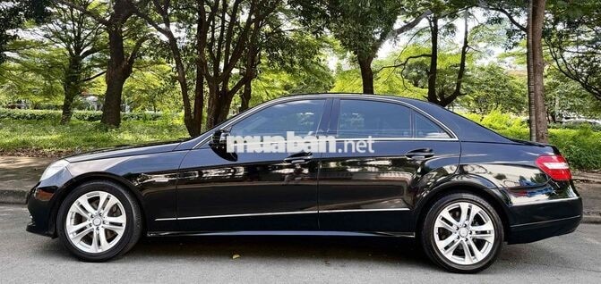 Mercedes-Benz E250 Xăng Tự động Đen 2010