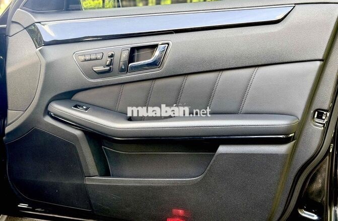 Mercedes-Benz E250 Xăng Tự động Đen 2010