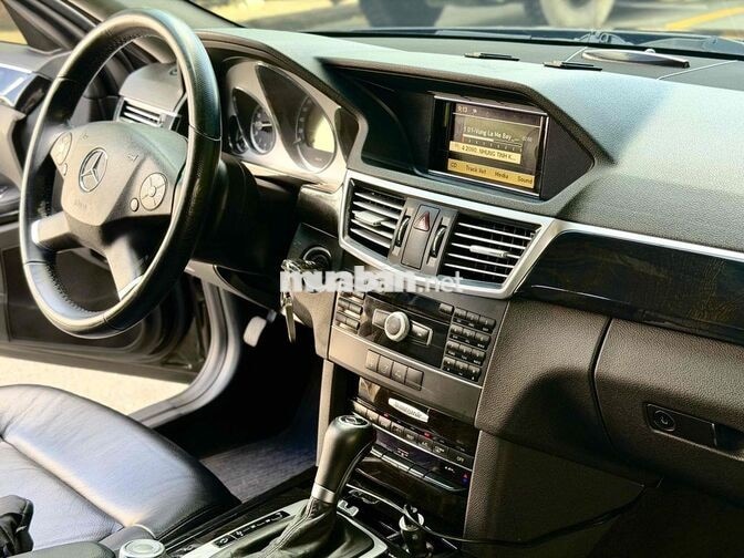 Mercedes-Benz E250 Xăng Tự động Đen 2010