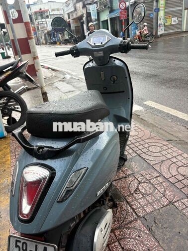 Esperro Vespa 2025 50cc 1282 km Xám