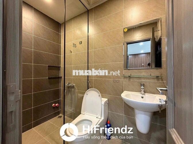 Căn hộ sạch sẽ 30m2 thoáng - thang máy - mặt tiền Hùng Vương Quận 5