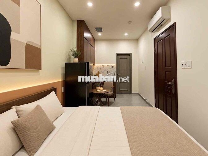 Căn hộ sạch sẽ 30m2 thoáng - thang máy - mặt tiền Hùng Vương Quận 5