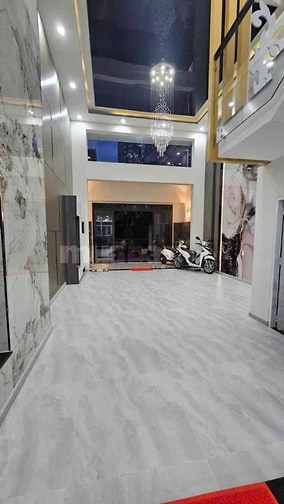 Bán nhà Hoàng Quốc Việt,nội thất xịn mới 100%, dân trí cao ,giảm 600tr