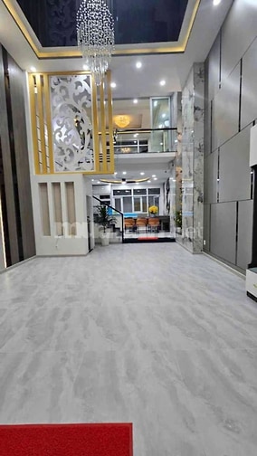 Bán nhà Hoàng Quốc Việt,nội thất xịn mới 100%, dân trí cao ,giảm 600tr