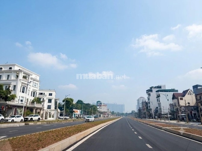 CHO THUÊ BIỆT THỰ | MẶT ĐƯỜNG NGUYỄN VĂN HUYÊN - 332m2 Giá Chỉ 90Tr