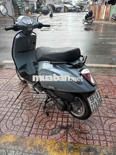 Esperro Vespa 2025 50cc 1282 km Xám