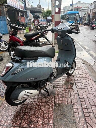 Esperro Vespa 2025 50cc 1282 km Xám