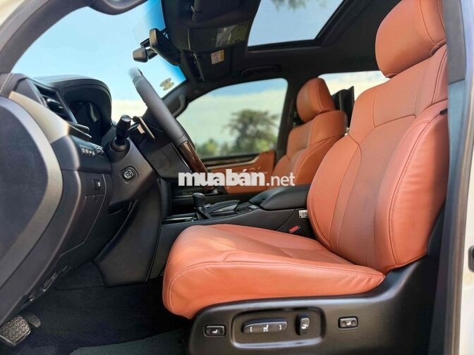 LEXUS LX570 2015 TRẮNG 7 CHỖ