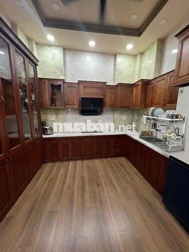 CHO THUÊ NHÀ TIỀN TRIỆU QUANG PHỤC THANG MÁY XỊN 6PN Lớn 4wC NHÀ MỚI