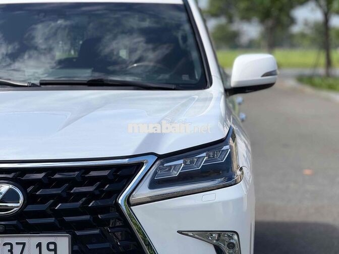 LEXUS LX570 2015 TRẮNG 7 CHỖ