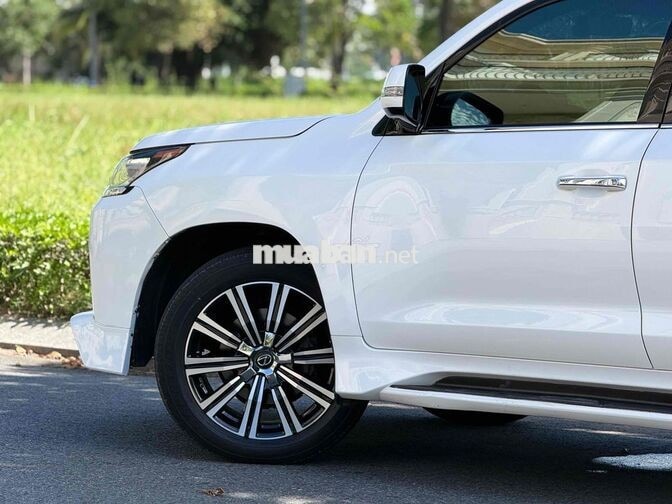 LEXUS LX570 2015 TRẮNG 7 CHỖ