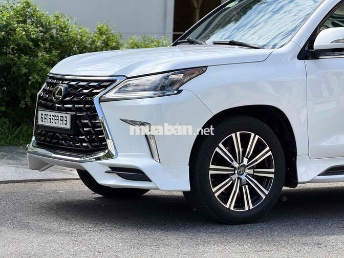 LEXUS LX570 2015 TRẮNG 7 CHỖ
