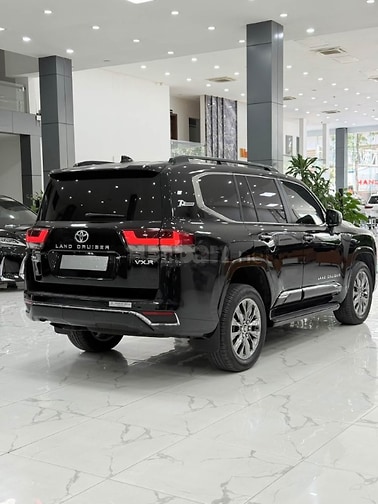 Bán Land Cruiser LC300 sản xuất 2026, lướt 5000Km.