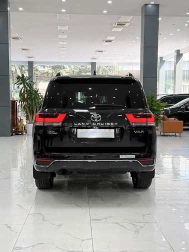 Bán Land Cruiser LC300 sản xuất 2026, lướt 5000Km.
