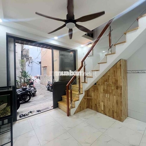 NHÀ TRUNG TÂM Q11 MỚI ĐẸP 100%