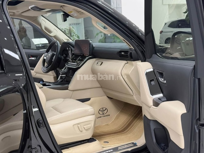 Bán Land Cruiser LC300 sản xuất 2026, lướt 5000Km.