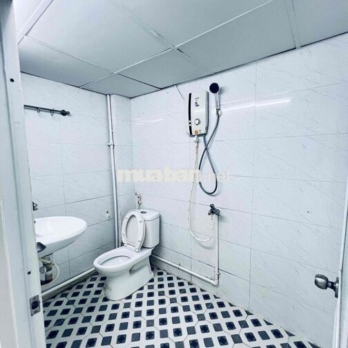 NHÀ TRUNG TÂM Q11 MỚI ĐẸP 100%