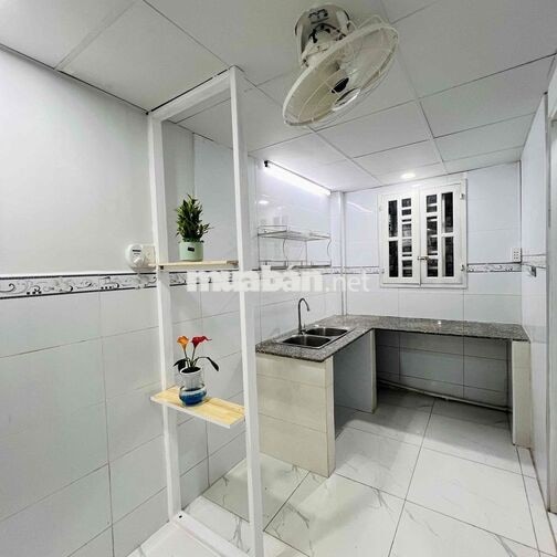 NHÀ TRUNG TÂM Q11 MỚI ĐẸP 100%