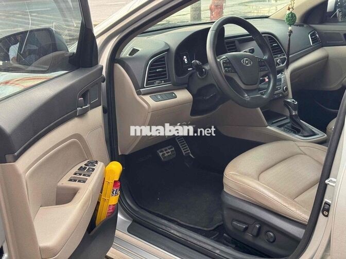 Hyundai Elantra 2018 GLS 80.000 km Bạc