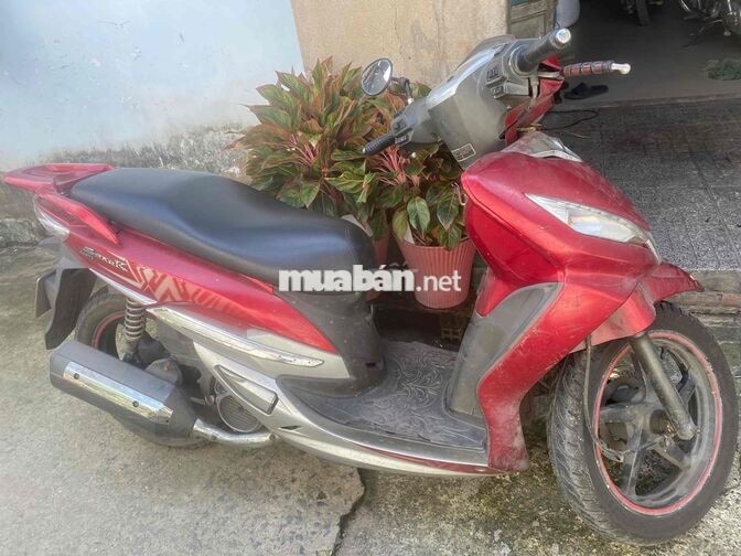 SYM Shark 125 GTDD màu Đỏ