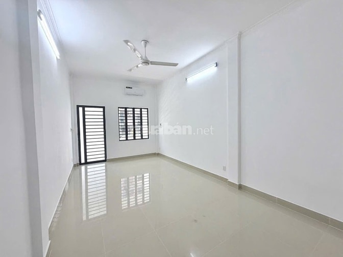 Nhà 3 lầu đẹp Cao cấp Mặt tiền Huỳnh Khương An, P5, TN 28 triệu/tháng