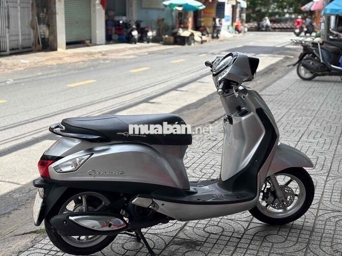 Yamaha Grande Bạc