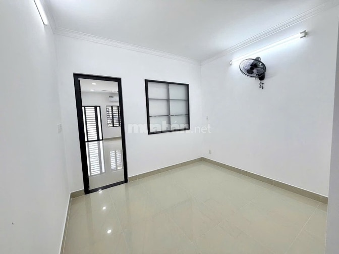 Nhà 3 lầu đẹp Cao cấp Mặt tiền Huỳnh Khương An, P5, TN 28 triệu/tháng