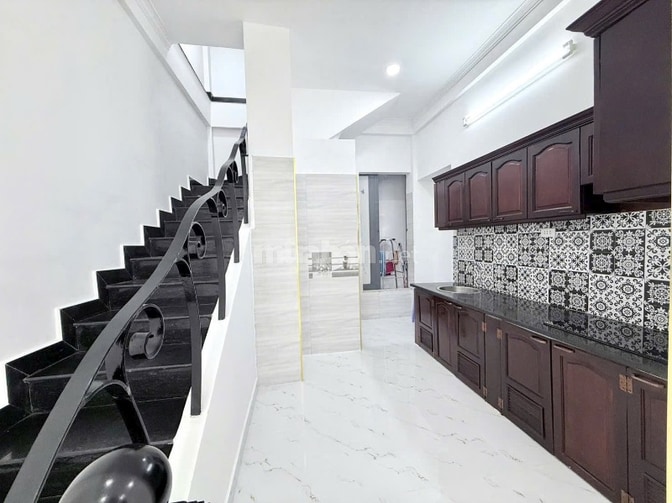 Nhà 3 lầu đẹp Cao cấp Mặt tiền Huỳnh Khương An, P5, TN 28 triệu/tháng
