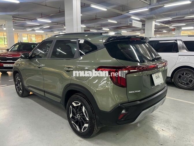 Kia Seltos 1.5 Deluxe 8000km Xanh