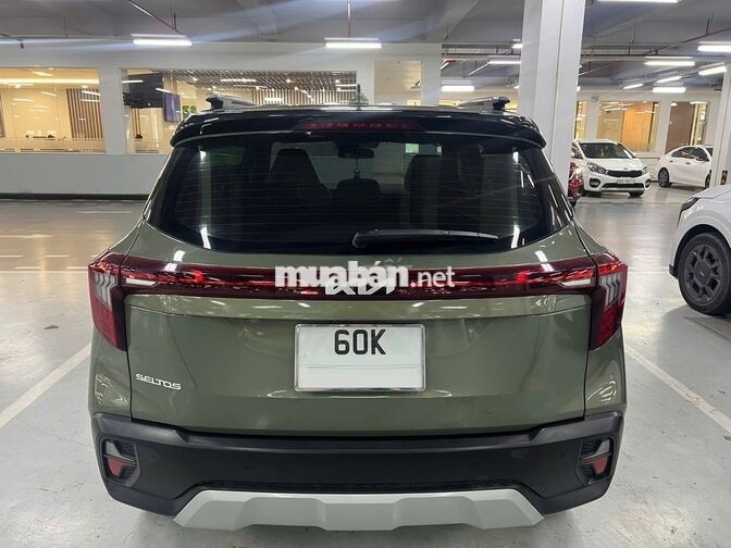 Kia Seltos 1.5 Deluxe 8000km Xanh
