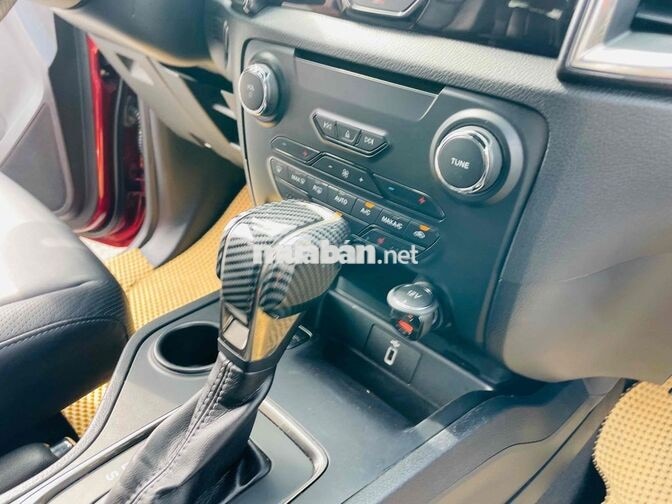 Ford Everest 2019 Titanium Đỏ 10v km