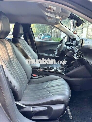 Peugeot 2008 2021 GT Line 5 vạn km Xám