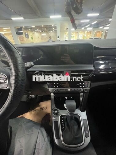 Kia Seltos 1.5 Deluxe 8000km Xanh