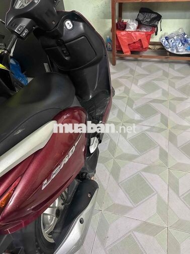 HONDA LEAD 2012 MÀU ĐỎ xe còn khá mới..