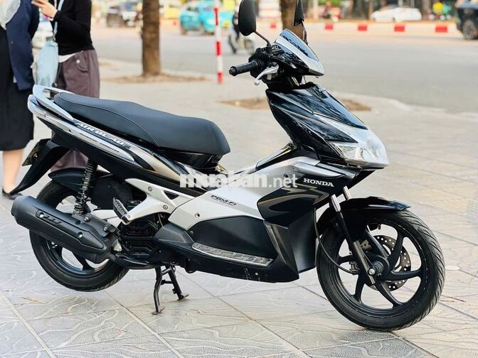 Honda Air Blade Đen Bạc 110cc fi bao mới 