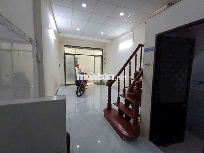 CHO THUÊ NHÀ CÁCH MAT TIEN 1 CĂN, CMT8 Q.3