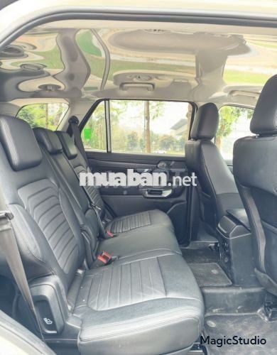 Ford Everest Sport 2024 Trắng 7 chỗ 1 vạn km