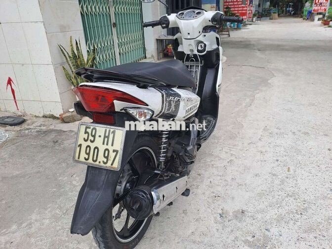 YAMAHA NOVO LX 2012 TRẮNG ĐEN