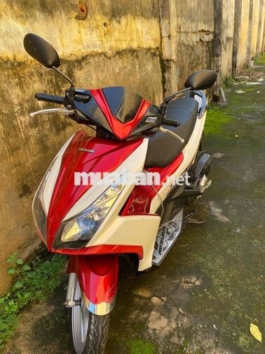 Honda Air Blade 125cc màu Đỏ trắng