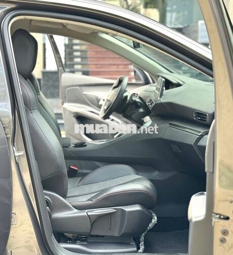 Peugeot 3008 2025 Allure 17k km Xám