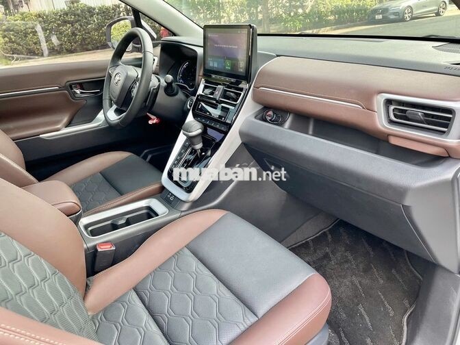 Toyota Innova Cross 2025 Hybrid 3500 km