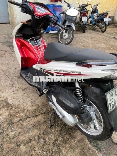 Honda Air Blade 125cc màu Đỏ trắng