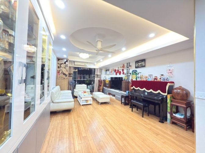 Chính chủ bán căn hộ chung cư VCL KHCA số 5 Tú Mỡ, căn góc 3PN