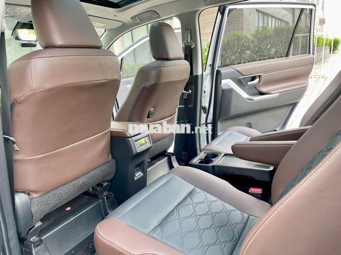 Toyota Innova Cross 2025 Hybrid 3500 km