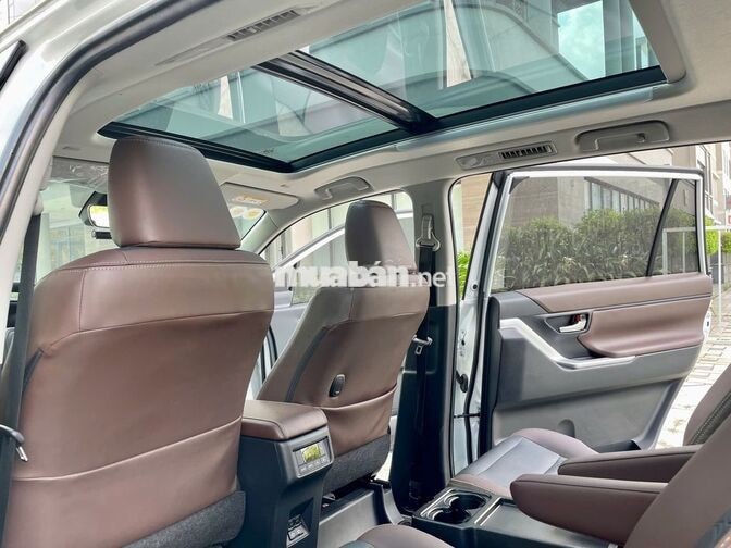 Toyota Innova Cross 2025 Hybrid 3500 km