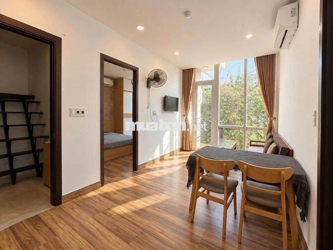 Căn hộ ban công 1PN view siêu thoáng ngay hoàng sa Q1
